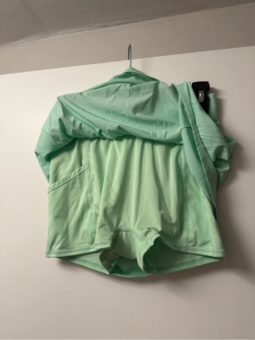 ALO Yoga Women’s ultra Mint Green Match Point Skirt Small